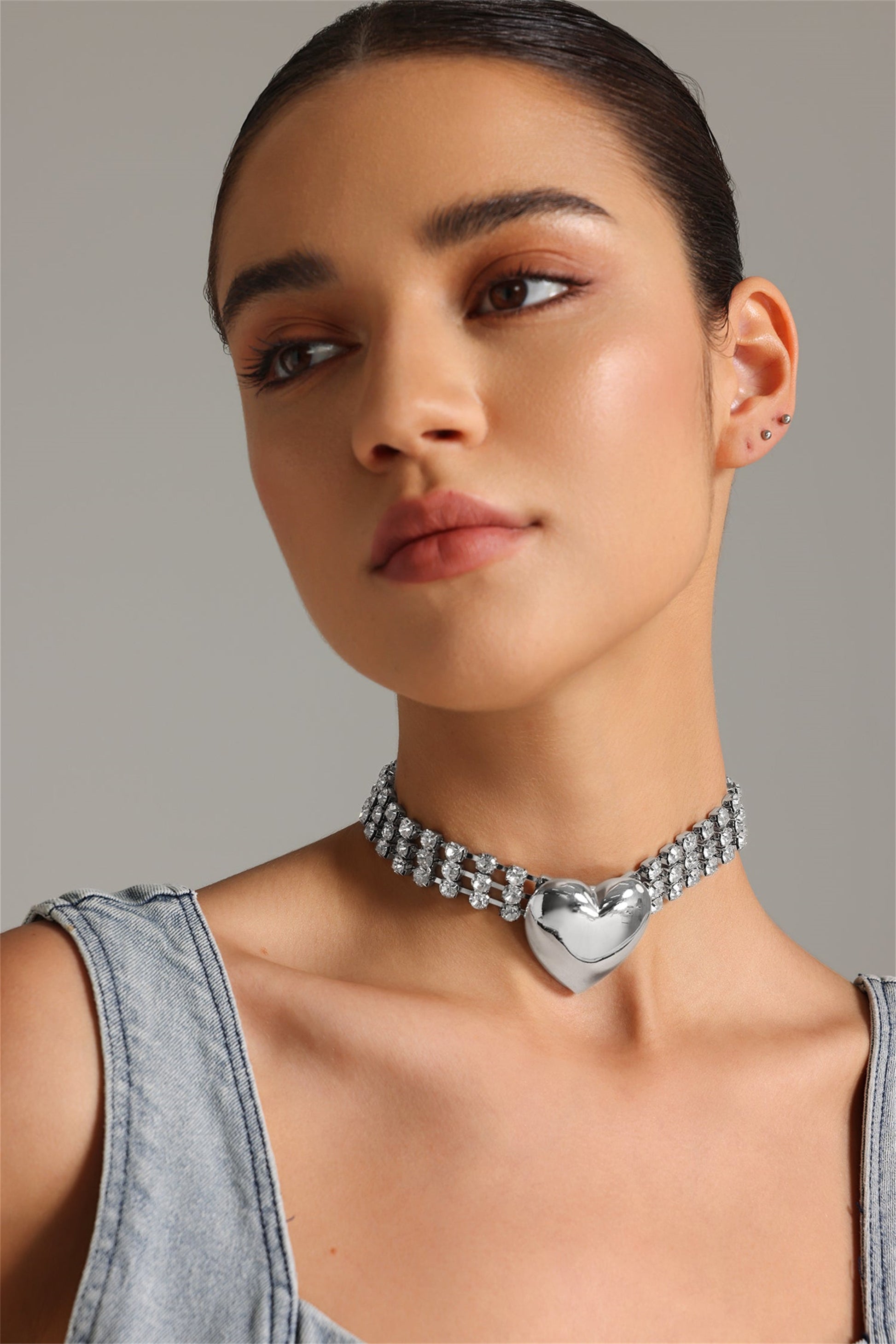 Metal Heart Embellished Rhinestone Choker