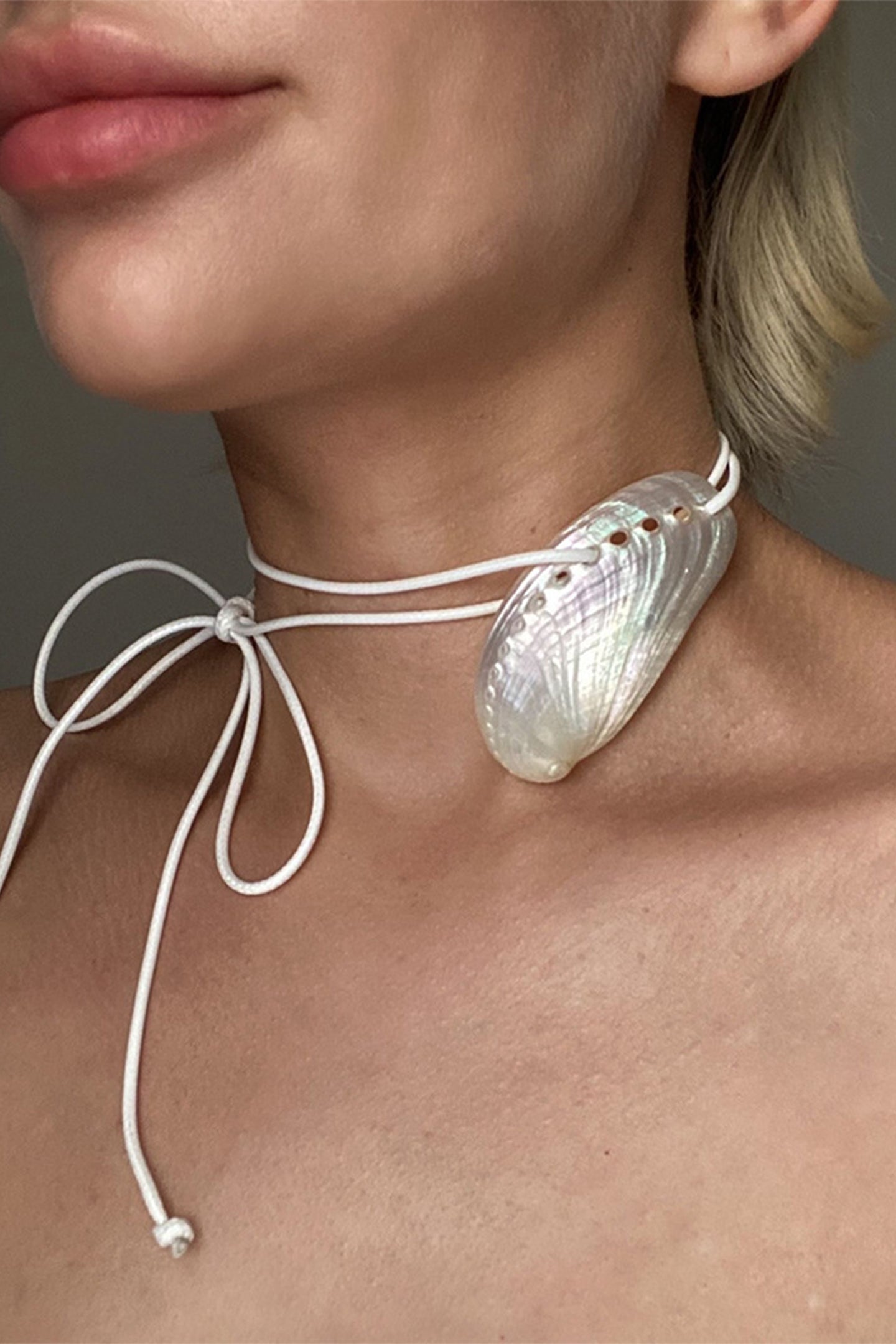 Shell Pendant Pearl Necklace