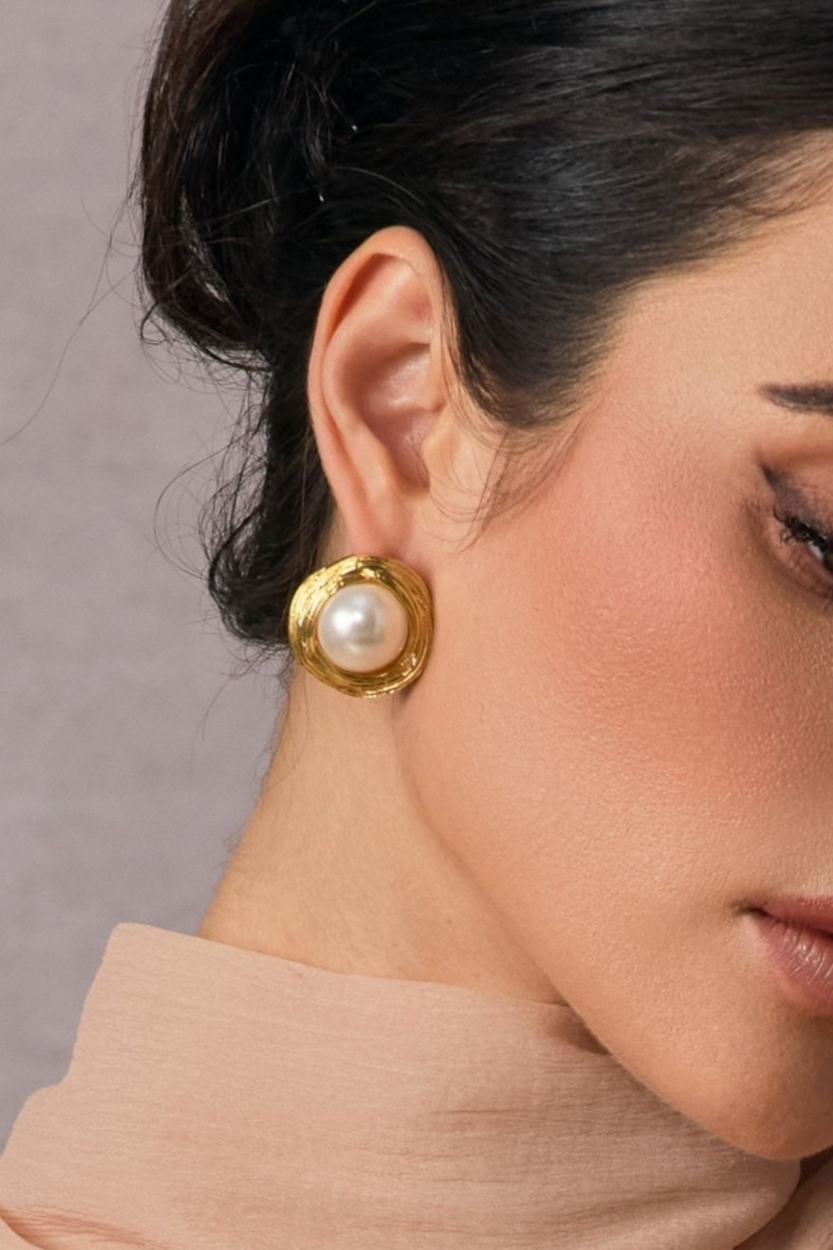 Irregular Edge Pearl Earrings