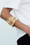 Metallic Textured Flowers Bracelet